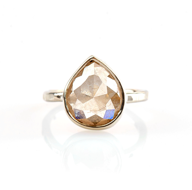 Lab-Grown Diamonds: Sustainable Engagement Rings – MTD