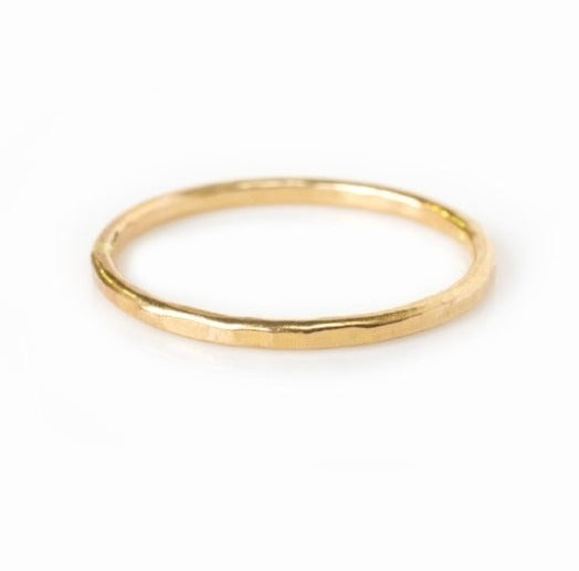 Hammered Thread | Stackable Wedding Band 14k Hammered Gold - Melissa Tyson Designs